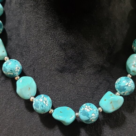 Women Blue Turquoise Gemstone Silver Beaded Necklace with Lobster Clasp - Picture 4 of 6